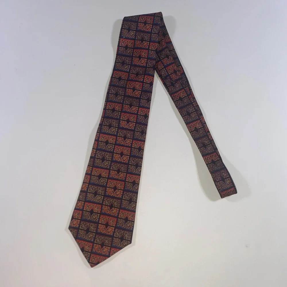 Countess Mara Mens Red Navy Blue Silk Geometric Scroll Pattern‎ Necktie USA Made
